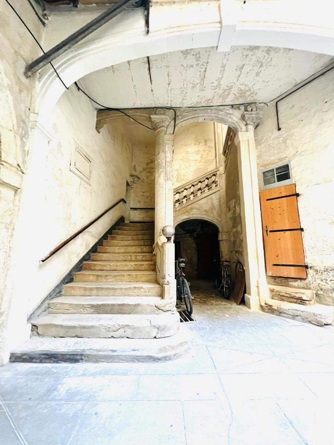 Courbet'S Bachelor Pad Apartment Монпелие Екстериор снимка