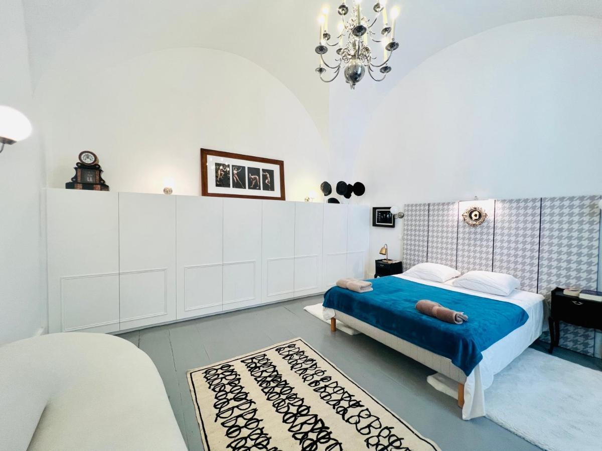 Courbet'S Bachelor Pad Apartment Монпелие Екстериор снимка
