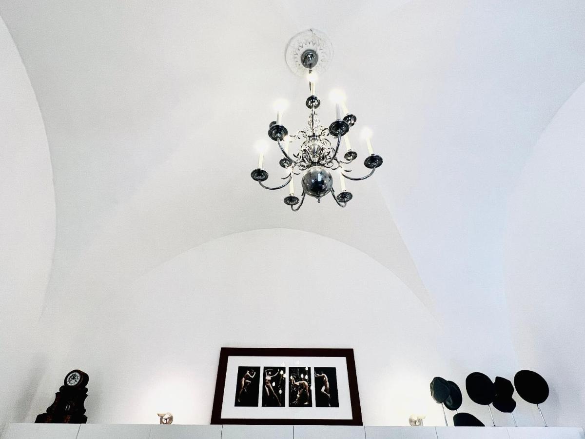 Courbet'S Bachelor Pad Apartment Монпелие Екстериор снимка